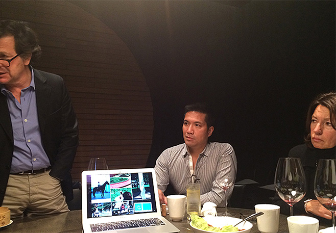 6新聞-11法國(guó)Saguez創(chuàng)始人OlivierSaguez協(xié)同夫人與總裁李華清先生共進(jìn)晚餐_03-02