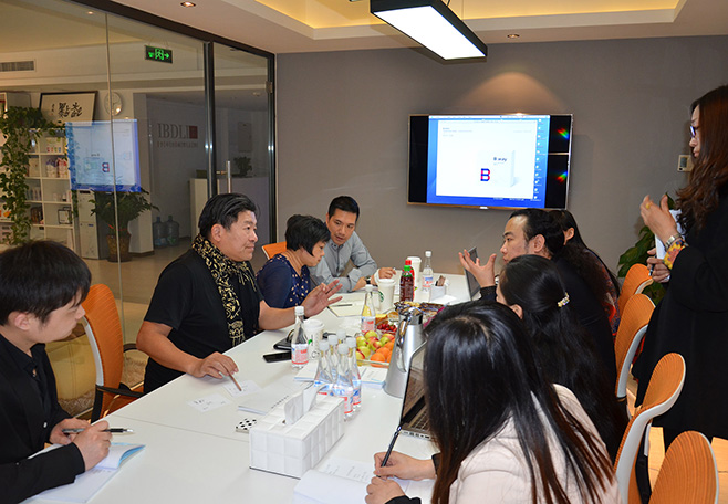 6新聞-16法國設計公司到訪李華清_03-04